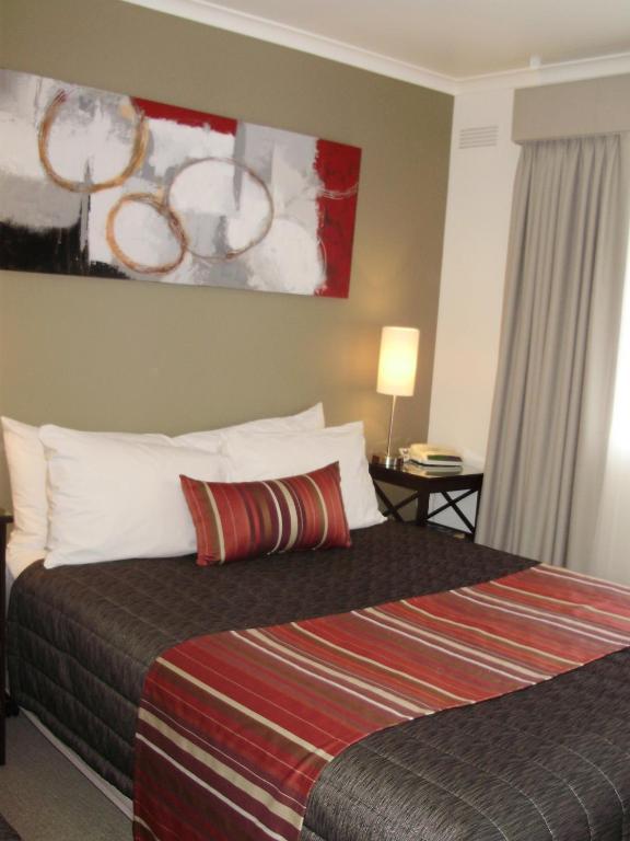 Redwood Manor Motel Apartments Варрнамбул Номер фото