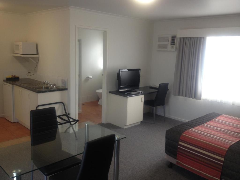 Redwood Manor Motel Apartments Варрнамбул Номер фото